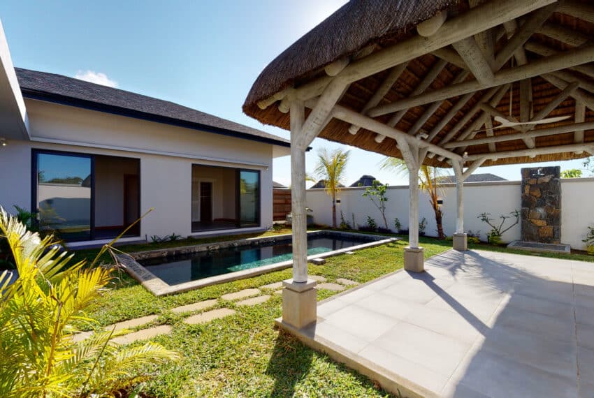 vue exterieur du villa Shanti Duo- kiosque, piscine et la villa